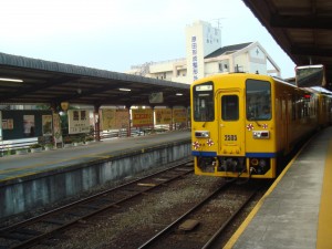 Le petit train local \"Torokko\" de Shimabara dans le Kyushu (Japon)