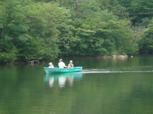 Un tour de barque sur l\'étang d\'Unzen (Kyushu, Japon)