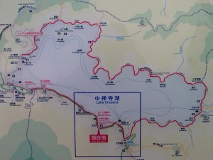Carte de l\'itinéraire de randonnée autour du lac de Chuzenji à Nikko au Japon